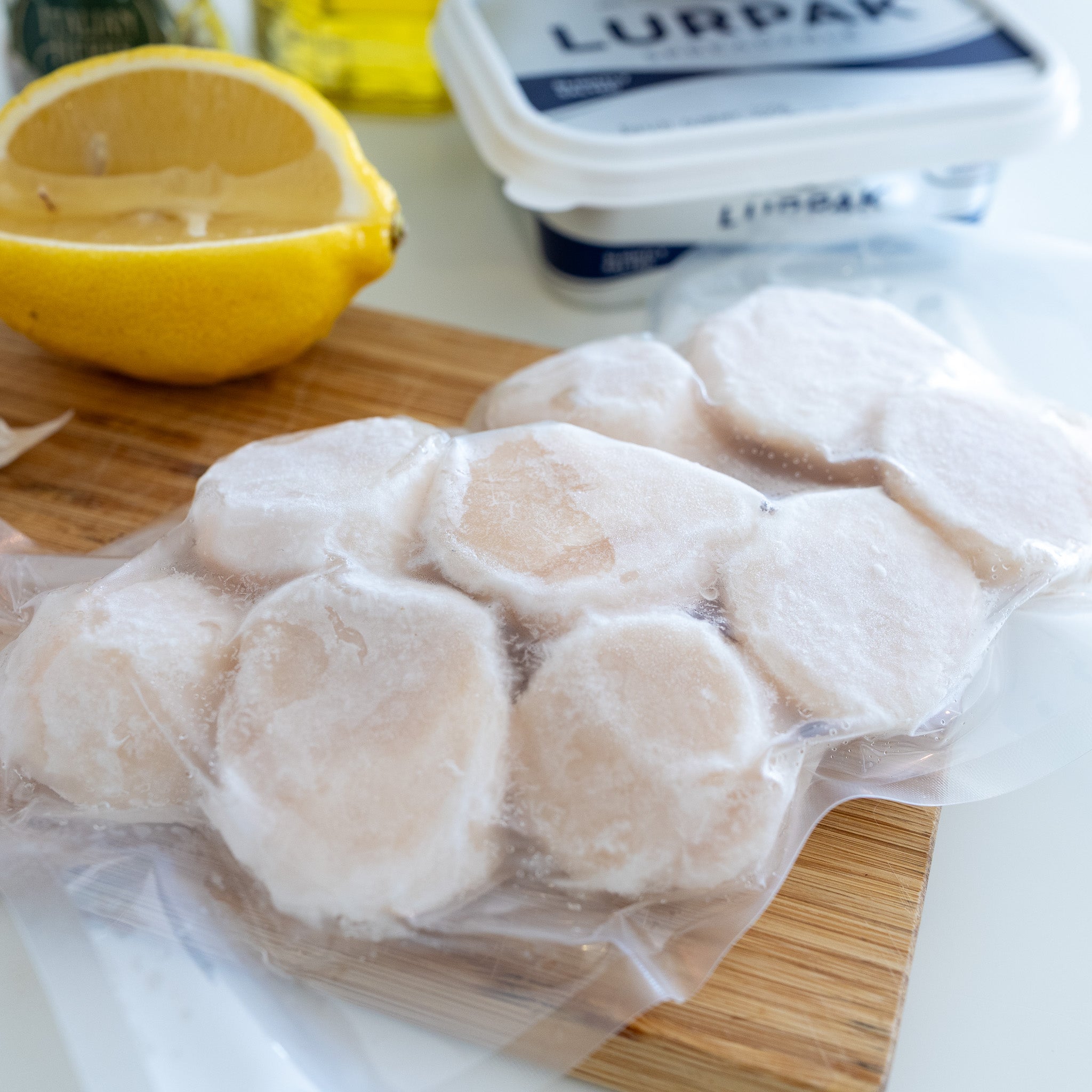 Hokkaido Scallop / Sashimi Grade -200–230g (Approx. 8–10 pieces)