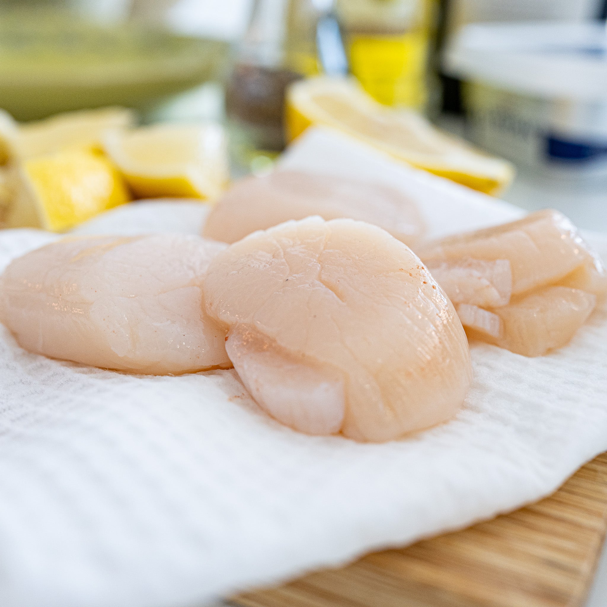 Hokkaido Scallop / Sashimi Grade -200–230g (Approx. 8–10 pieces)