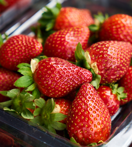 [Pre-Order] Seasonal selected Japanese Strawberry いちご / 0.5 kg, 2 packs