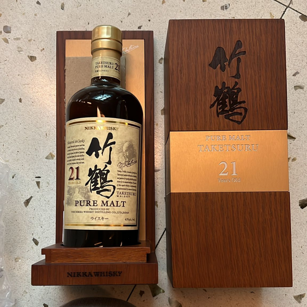 Taketsuru 21 Year Old Pure Malt Whisky with Wooden Box- 竹鶴21年ピュアモルト木箱入り