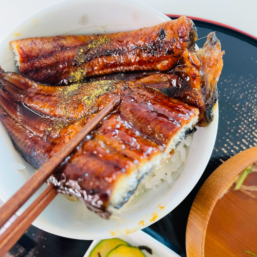 Charcoal-Grilled Fluffy UNAGI Sets with Clear Soup - 炭火焼鰻蒲焼 お吸いものセット