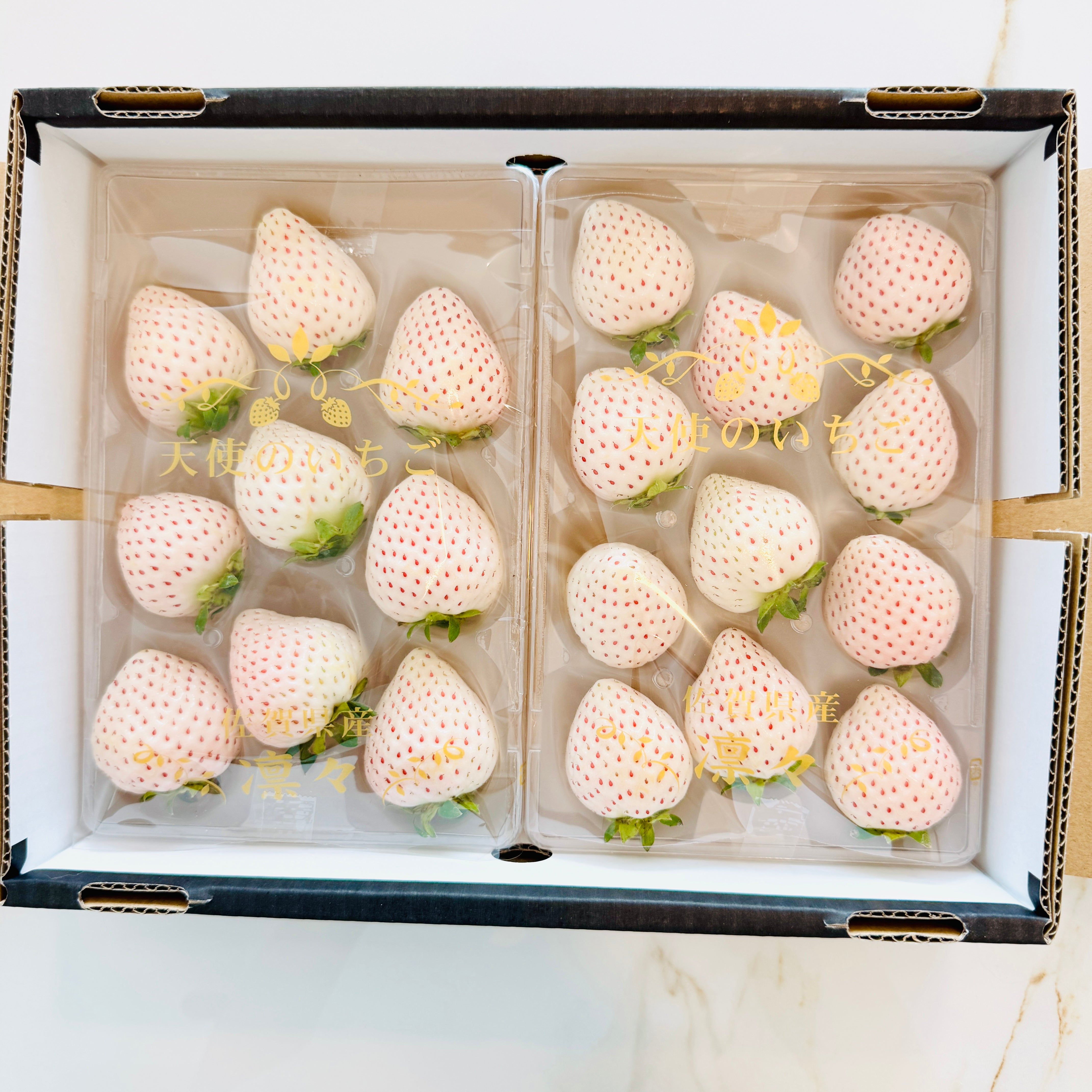 [Pre-Order] Japanese White Strawberry　/ 0.5 kg, 2 packs