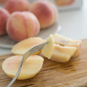 [Air Express] Fukuoka Premium Peach Gift Box (Akashu Grade) | Approx. 1kg (4–5 Peaches)