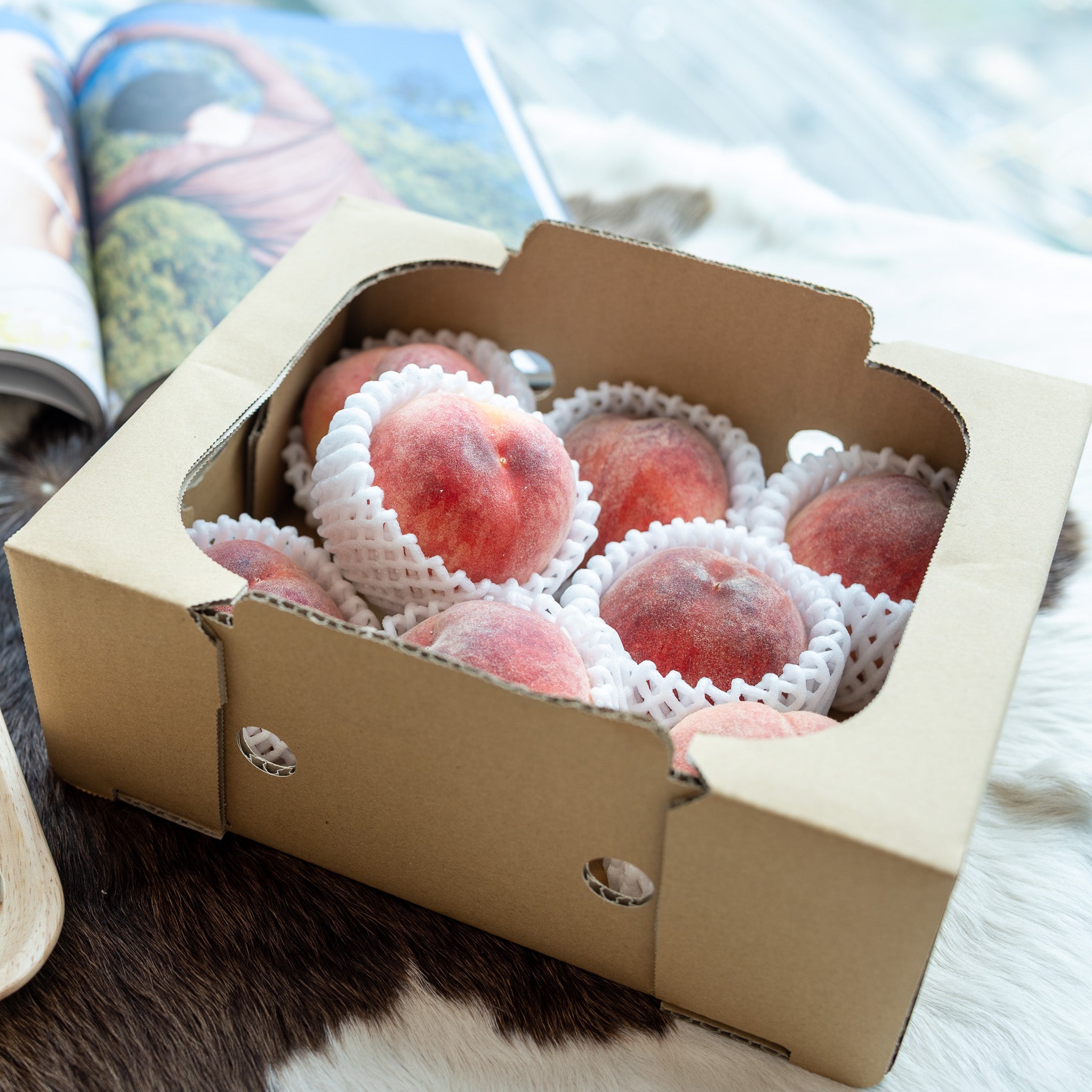 [Air Express] Yamanashi Peaches (Smaller, Hand-Picked Size) ±1.5kg (8–10 pcs/box)