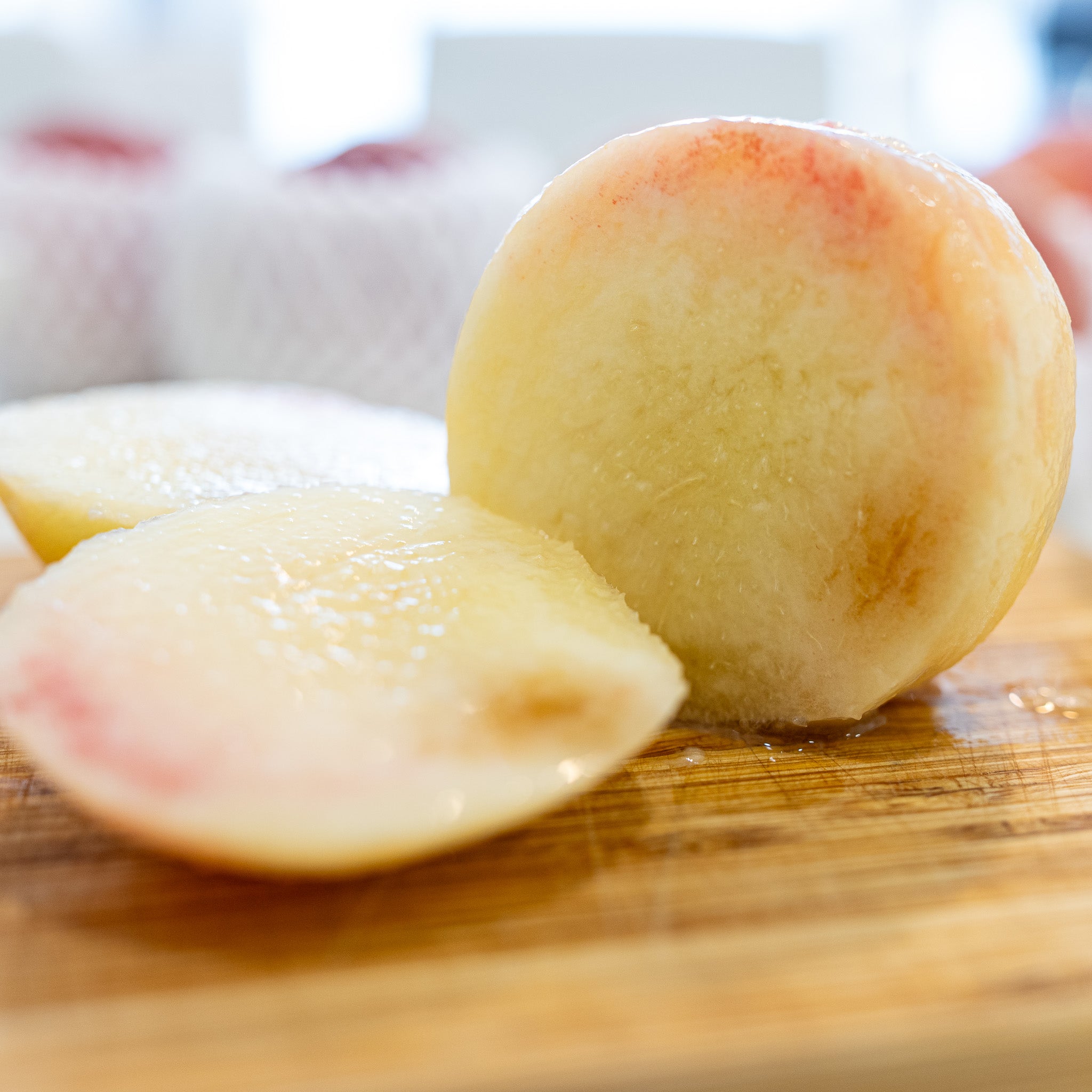 [Air Express] Yamanashi Peaches (Smaller, Hand-Picked Size) ±1.5kg (8–10 pcs/box)