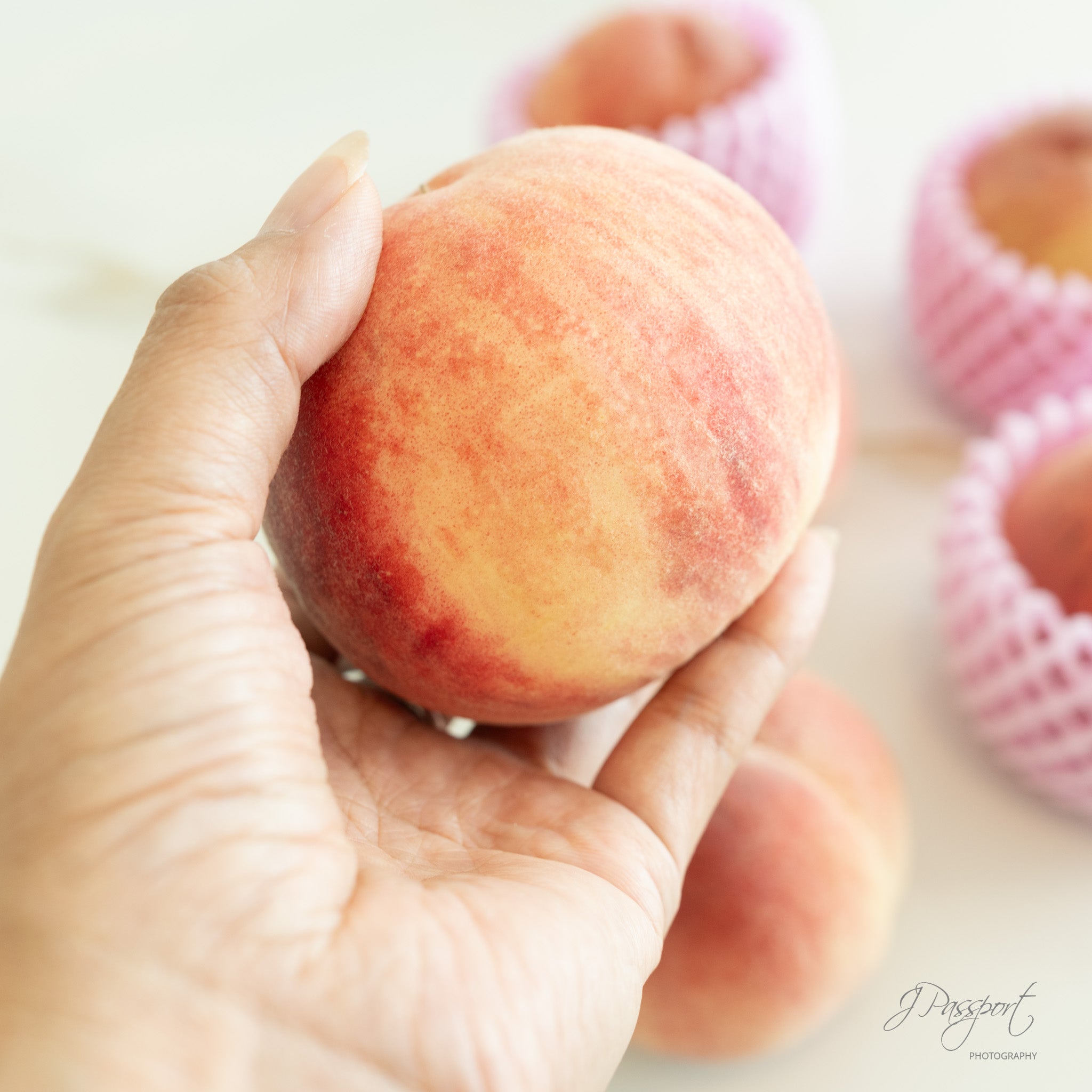 [Air Express] Yamanashi Goshō Pink Peaches ±1.5kg (5–7 pcs/box)