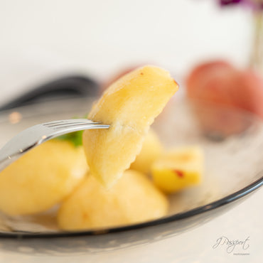 [Air Express] Yamanashi Goshō Pink Peaches ±1.5kg (5–7 pcs/box)