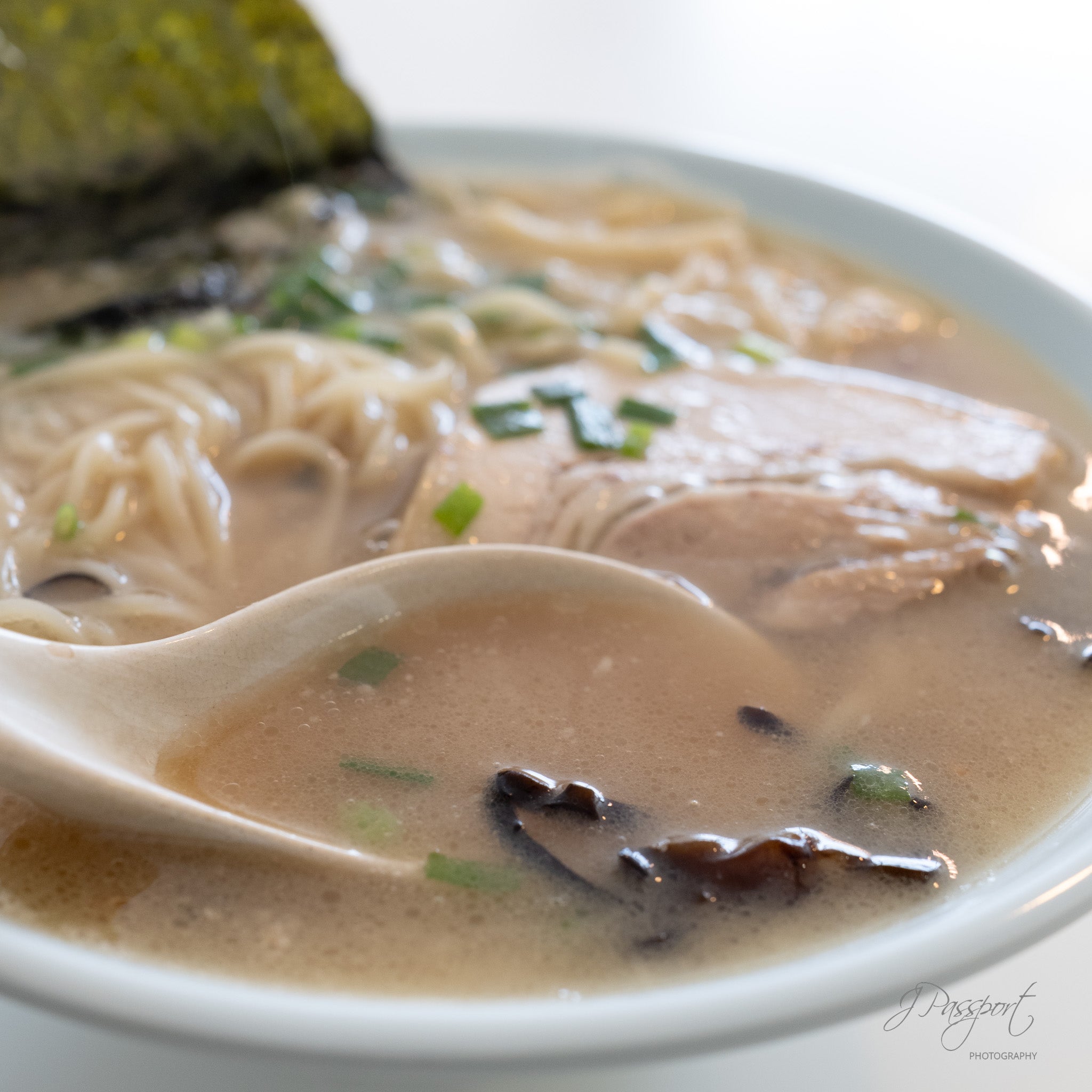 TORASHO FROZEN TONKOTSU RAMEN