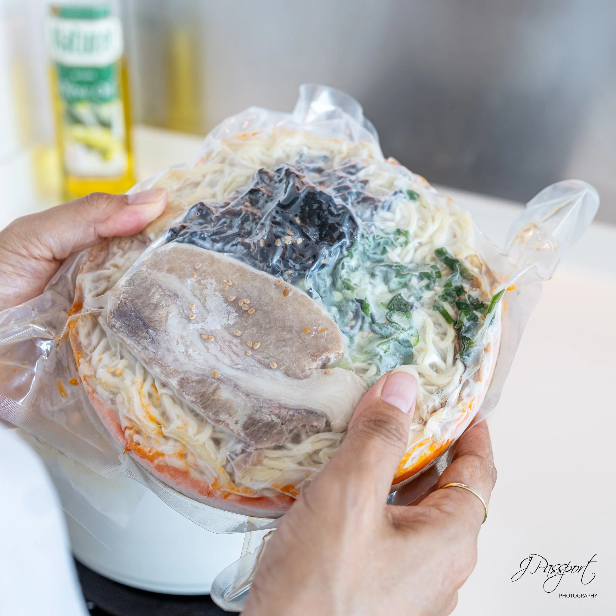 RAMEN-X | TORASHO Frozen Spicy Tonkotsu Ramen ★