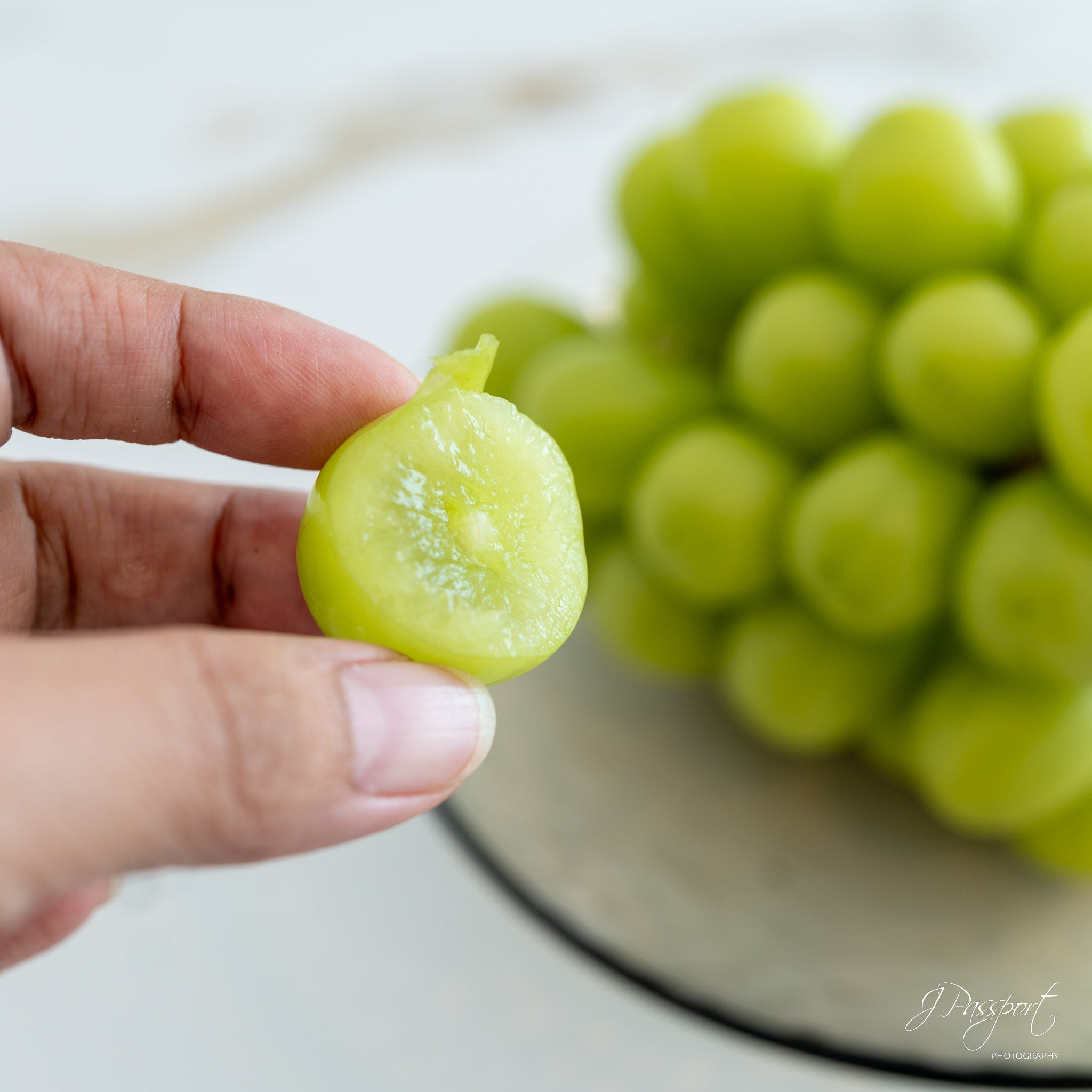 [Air Express] Japanese Premium Shine Muscat — ±700g/pkt (Gift Box)