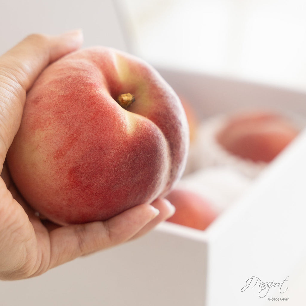 [Air Express] JX Premium Grade Japanese Peaches Gift Box | Approx. 1.5kg (4–5 Peaches)