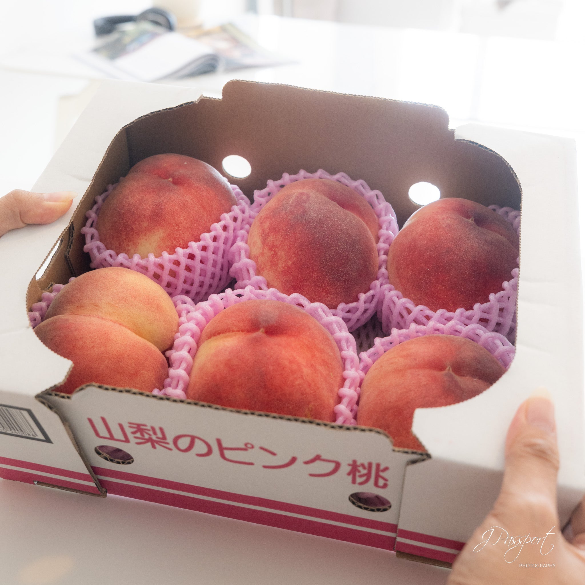[Air Express] Yamanashi Goshō Pink Peaches ±1.5kg (5–7 pcs/box)