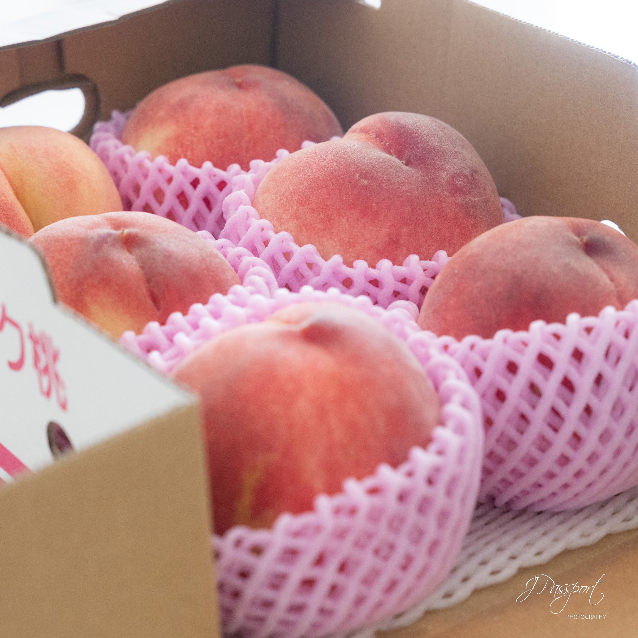 [Air Express] Yamanashi Goshō Pink Peaches ±1.5kg (5–7 pcs/box)