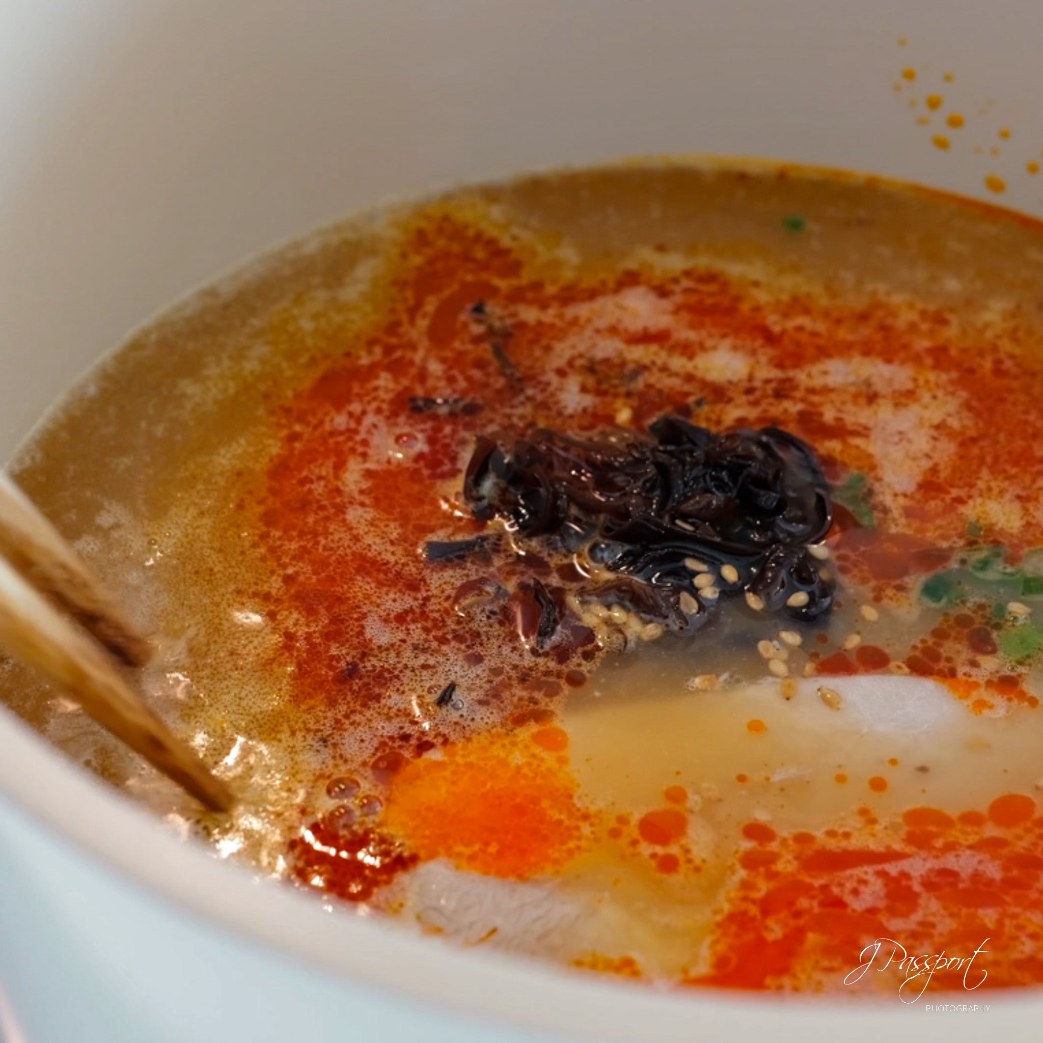 TORASHO FROZEN SPICY TONKOTSU RAMEN